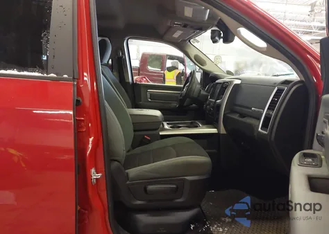 2018 Ram 1500 Big Horn 4X4 5'7 Box z USA, uszkodzony, nr VIN 1C6RR7LTXJS333363